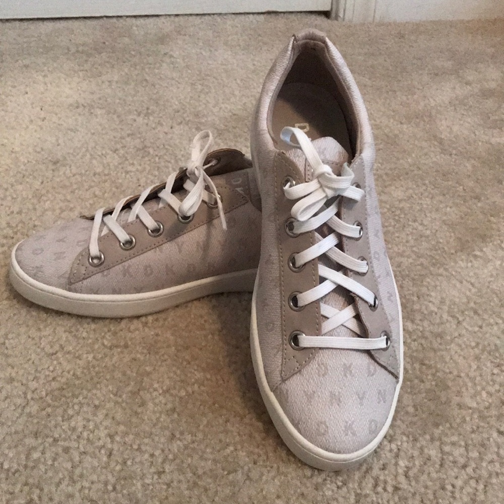 DKNY women sneakers ivory logo design